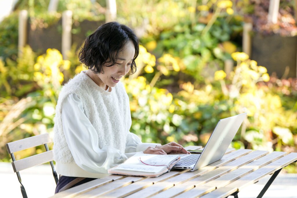 打ちあわせ中のおまつ